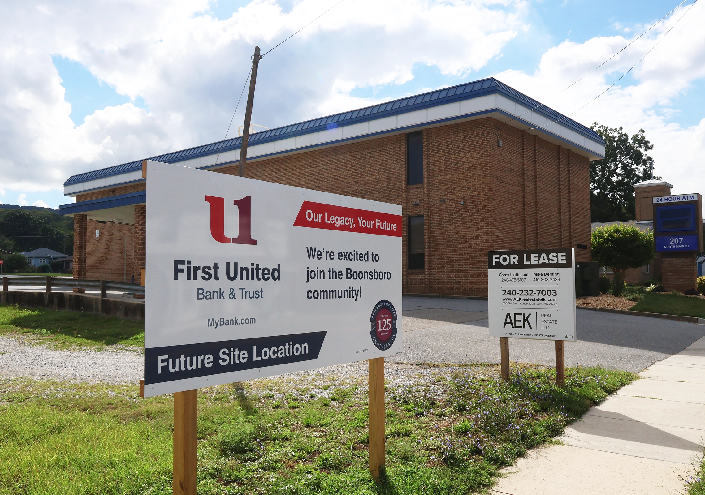 Boonesboro office with coming soon sign